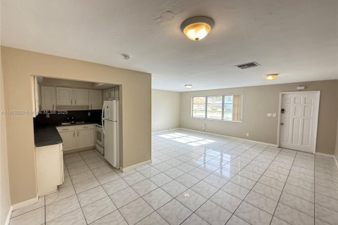 Casa en venta en Oakland Park, Florida, 2 dormitorios, 93.65 m2 № 1775785 - foto 11