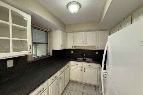 Casa en venta en Oakland Park, Florida, 2 dormitorios, 93.65 m2 № 1775785 - foto 13