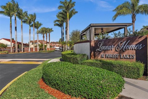 House in Miami, Florida 3 bedrooms, 159.61 sq.m. № 2030339 - photo 3