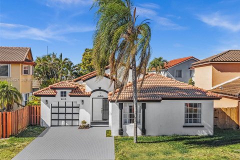 House in Miami, Florida 3 bedrooms, 159.61 sq.m. № 2030339 - photo 5