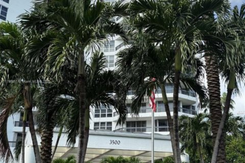 Снять в аренду кондоминиум в Авентура, Флорида 2 спальни, 128.21м2, № 1942954 - фото 16