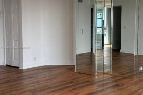 Снять в аренду кондоминиум в Авентура, Флорида 2 спальни, 128.21м2, № 1942954 - фото 3