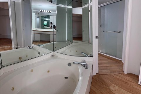 Снять в аренду кондоминиум в Авентура, Флорида 2 спальни, 128.21м2, № 1942954 - фото 26