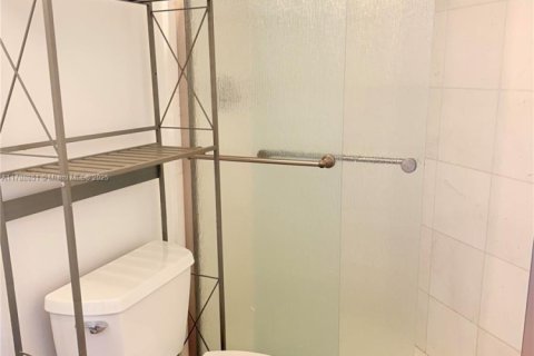 Снять в аренду кондоминиум в Авентура, Флорида 2 спальни, 128.21м2, № 1942954 - фото 7