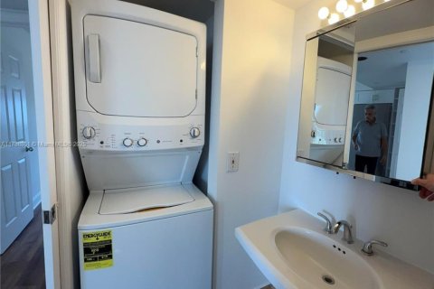 Снять в аренду кондоминиум в Авентура, Флорида 2 спальни, 128.21м2, № 1942954 - фото 8