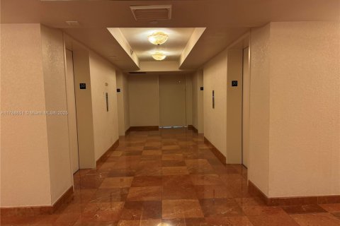 Снять в аренду кондоминиум в Авентура, Флорида 2 спальни, 128.21м2, № 1942954 - фото 25