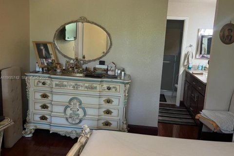 Condo in Sunrise, Florida, 2 bedrooms  № 1993873 - photo 26