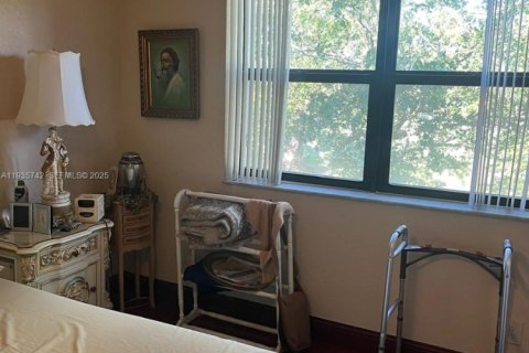 Condo in Sunrise, Florida, 2 bedrooms  № 1993873 - photo 27