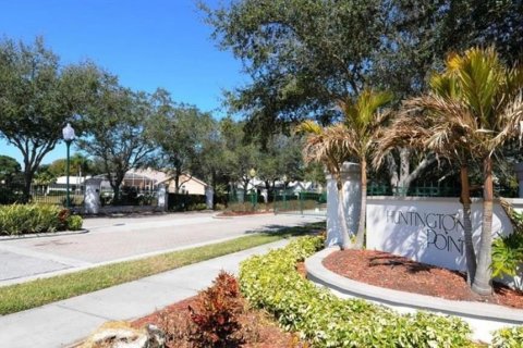 House in Sarasota, Florida 3 bedrooms, 219.16 sq.m. № 1778323 - photo 27
