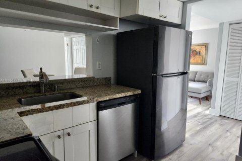 Купить кондоминиум в Майами, Флорида 2 спальни, 83.43м2, № 1957717 - фото 11