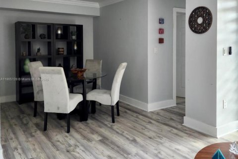 Купить кондоминиум в Майами, Флорида 2 спальни, 83.43м2, № 1957717 - фото 9