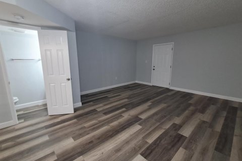 Appartement à louer à St. Lucie, Floride: 2 chambres, 95.22 m2 № 2273912 - photo 11