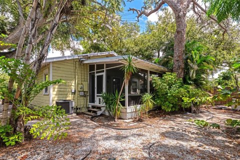 Villa ou maison à vendre à Sarasota, Floride: 2 chambres, 110.37 m2 № 2353512 - photo 17