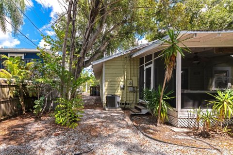 Villa ou maison à vendre à Sarasota, Floride: 2 chambres, 110.37 m2 № 2353512 - photo 16