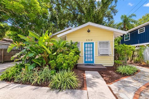 Villa ou maison à vendre à Sarasota, Floride: 2 chambres, 110.37 m2 № 2353512 - photo 2