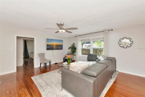 Villa ou maison à vendre à Sarasota, Floride: 2 chambres, 110.37 m2 № 2353512 - photo 7