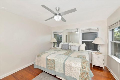 Villa ou maison à vendre à Sarasota, Floride: 2 chambres, 110.37 m2 № 2353512 - photo 8