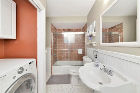 Villa ou maison à vendre à Sarasota, Floride: 2 chambres, 110.37 m2 № 2353512 - photo 11