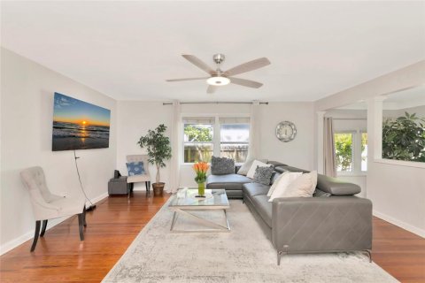 Villa ou maison à vendre à Sarasota, Floride: 2 chambres, 110.37 m2 № 2353512 - photo 6