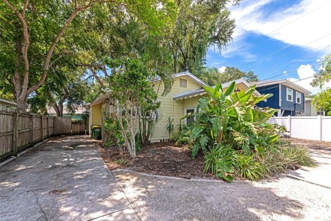 Villa ou maison à vendre à Sarasota, Floride: 2 chambres, 110.37 m2 № 2353512 - photo 20
