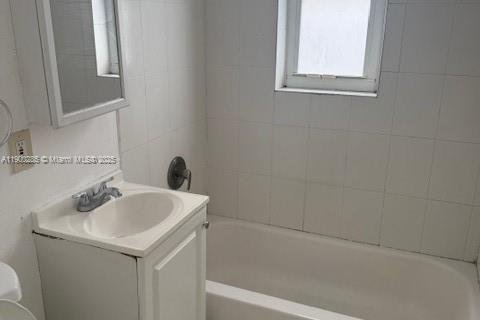 Touwnhouse à louer à Miami, Floride: 3 chambres, 106.84 m2 № 2039416 - photo 7
