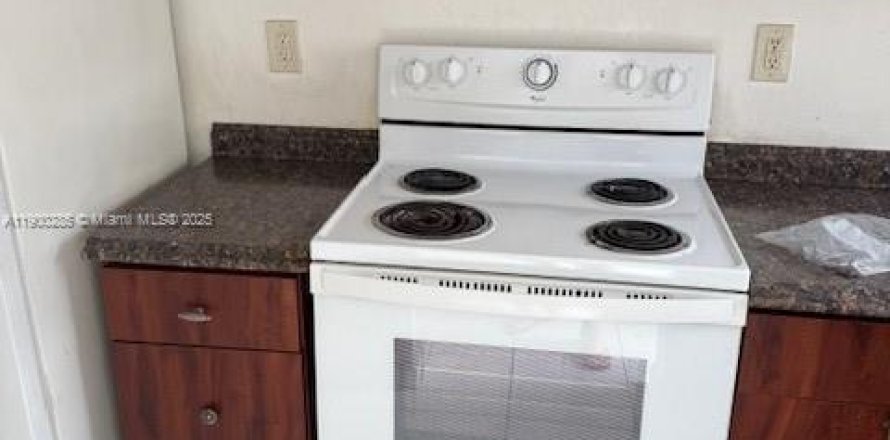 Touwnhouse à Miami, Floride 3 chambres, 106.84 m2 № 2039416