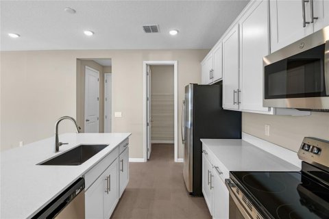 Casa en venta en Apopka, Florida, 4 dormitorios, 213.68 m2 № 1899075 - foto 5
