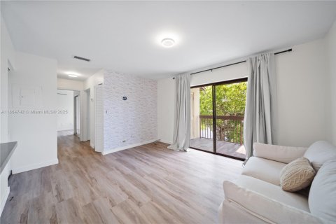 Condo in Miami Gardens, Florida, 2 bedrooms  № 1892798 - photo 4