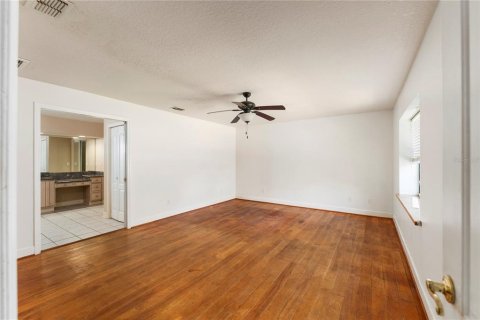 House in Clermont, Florida 3 bedrooms, 211.82 sq.m. № 1757080 - photo 19