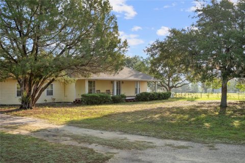 House in Clermont, Florida 3 bedrooms, 211.82 sq.m. № 1757080 - photo 1