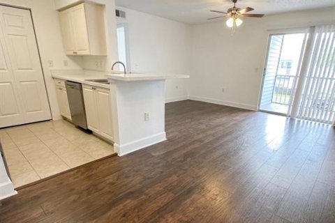 Apartment in Kissimmee, Florida 2 bedrooms, 102.47 sq.m. № 2095383 - photo 4