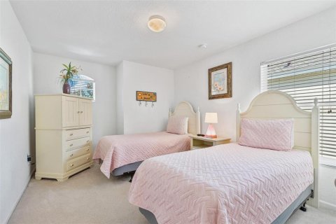 Villa ou maison à vendre à Kissimmee, Floride: 5 chambres, 231.7 m2 № 2309004 - photo 15