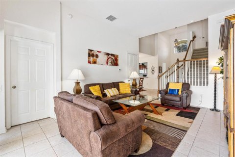 Villa ou maison à vendre à Kissimmee, Floride: 5 chambres, 231.7 m2 № 2309004 - photo 3