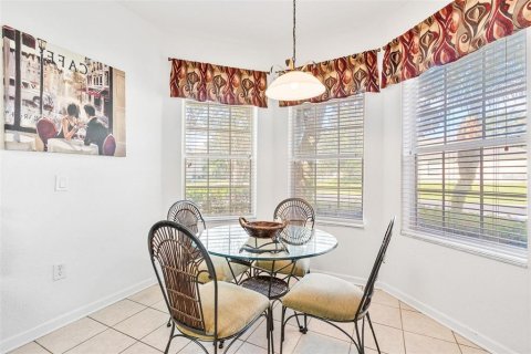 Villa ou maison à vendre à Kissimmee, Floride: 5 chambres, 231.7 m2 № 2309004 - photo 10