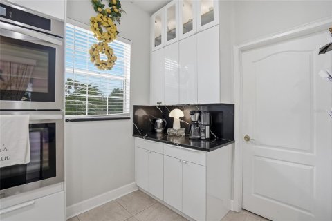 House in Lutz, Florida 4 bedrooms, 292.46 sq.m. № 2095462 - photo 22