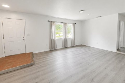 Villa ou maison à vendre à Haines City, Floride: 3 chambres, 132.11 m2 № 2338943 - photo 3