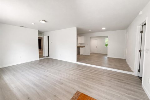 Villa ou maison à vendre à Haines City, Floride: 3 chambres, 132.11 m2 № 2338943 - photo 2