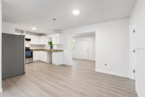 Villa ou maison à vendre à Haines City, Floride: 3 chambres, 132.11 m2 № 2338943 - photo 4