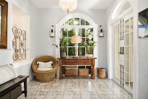 Купить виллу или дом в Корал-Гейблс, Флорида 4 спальни, 248.42м2, № 2049089 - фото 21