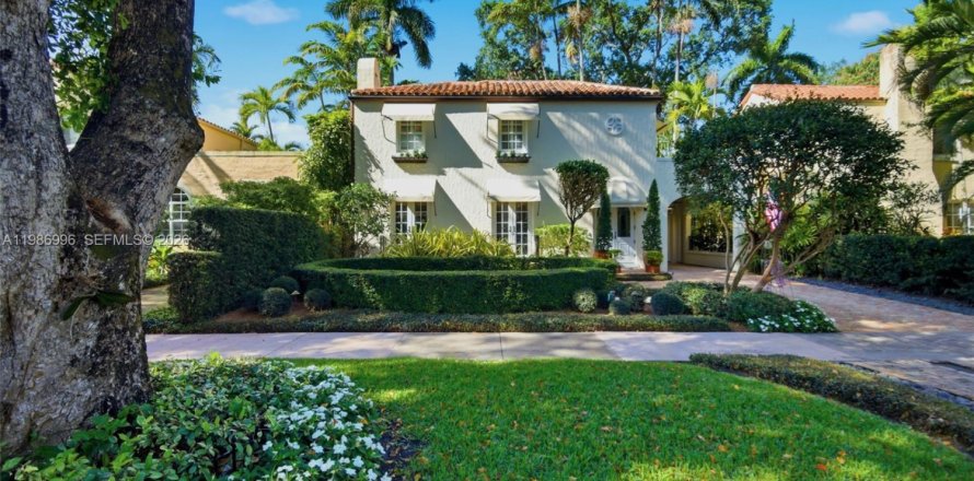 Дом в Корал-Гейблс, Флорида 4 спальни, 248.42м2 № 2049089