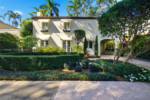 Купить виллу или дом в Корал-Гейблс, Флорида 4 спальни, 248.42м2, № 2049089 - фото 8