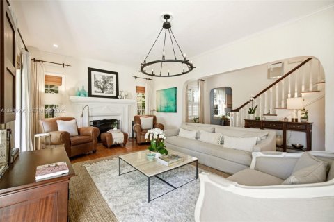 Купить виллу или дом в Корал-Гейблс, Флорида 4 спальни, 248.42м2, № 2049089 - фото 23