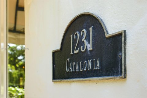 Купить виллу или дом в Корал-Гейблс, Флорида 4 спальни, 248.42м2, № 2049089 - фото 4