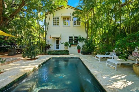 Купить виллу или дом в Корал-Гейблс, Флорида 4 спальни, 248.42м2, № 2049089 - фото 18