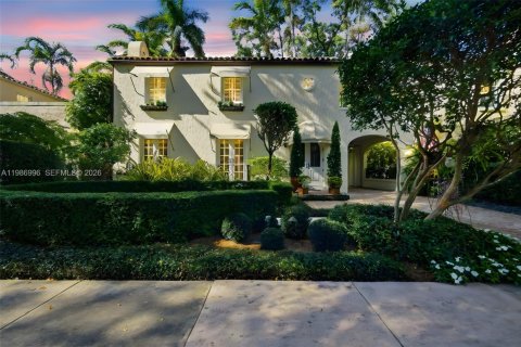 Купить виллу или дом в Корал-Гейблс, Флорида 4 спальни, 248.42м2, № 2049089 - фото 2