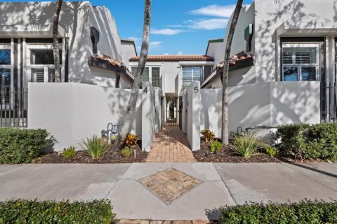 Adosado en Sarasota, Florida 2 dormitorios, 159.88 m2 № 2233296