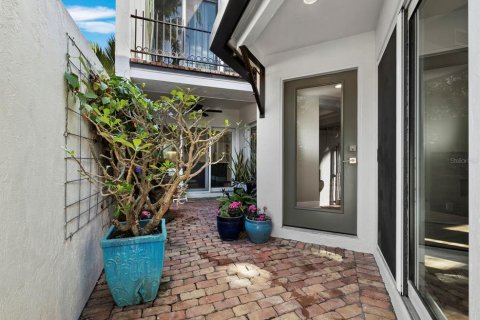 Touwnhouse à vendre à Sarasota, Floride: 2 chambres, 159.88 m2 № 2233296 - photo 8