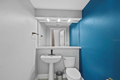 Touwnhouse à vendre à Sarasota, Floride: 2 chambres, 159.88 m2 № 2233296 - photo 17