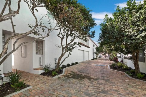 Touwnhouse à vendre à Sarasota, Floride: 2 chambres, 159.88 m2 № 2233296 - photo 3
