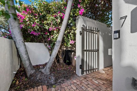 Touwnhouse à vendre à Sarasota, Floride: 2 chambres, 159.88 m2 № 2233296 - photo 6
